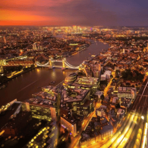 Experience & Commercial Strategy Studio - The Advantage of the Outside Lens